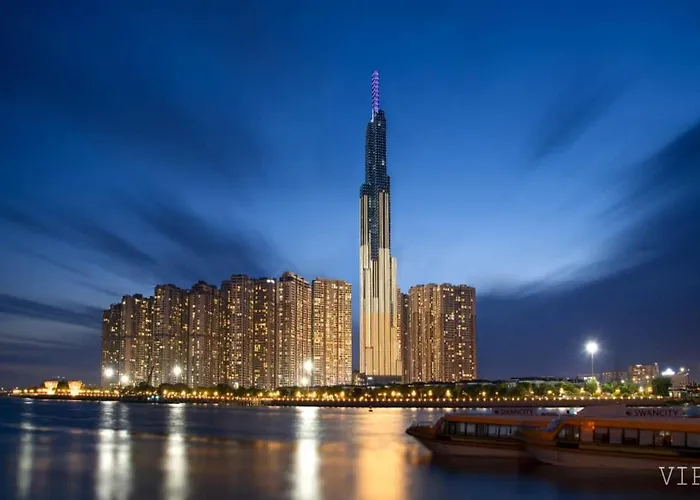 Landmark 81 Infinity Pool - Vip