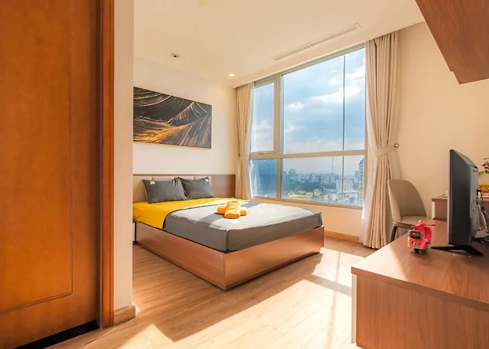 Chalton Suites - Landmark 81 Area, Ice Rink & Grand Park